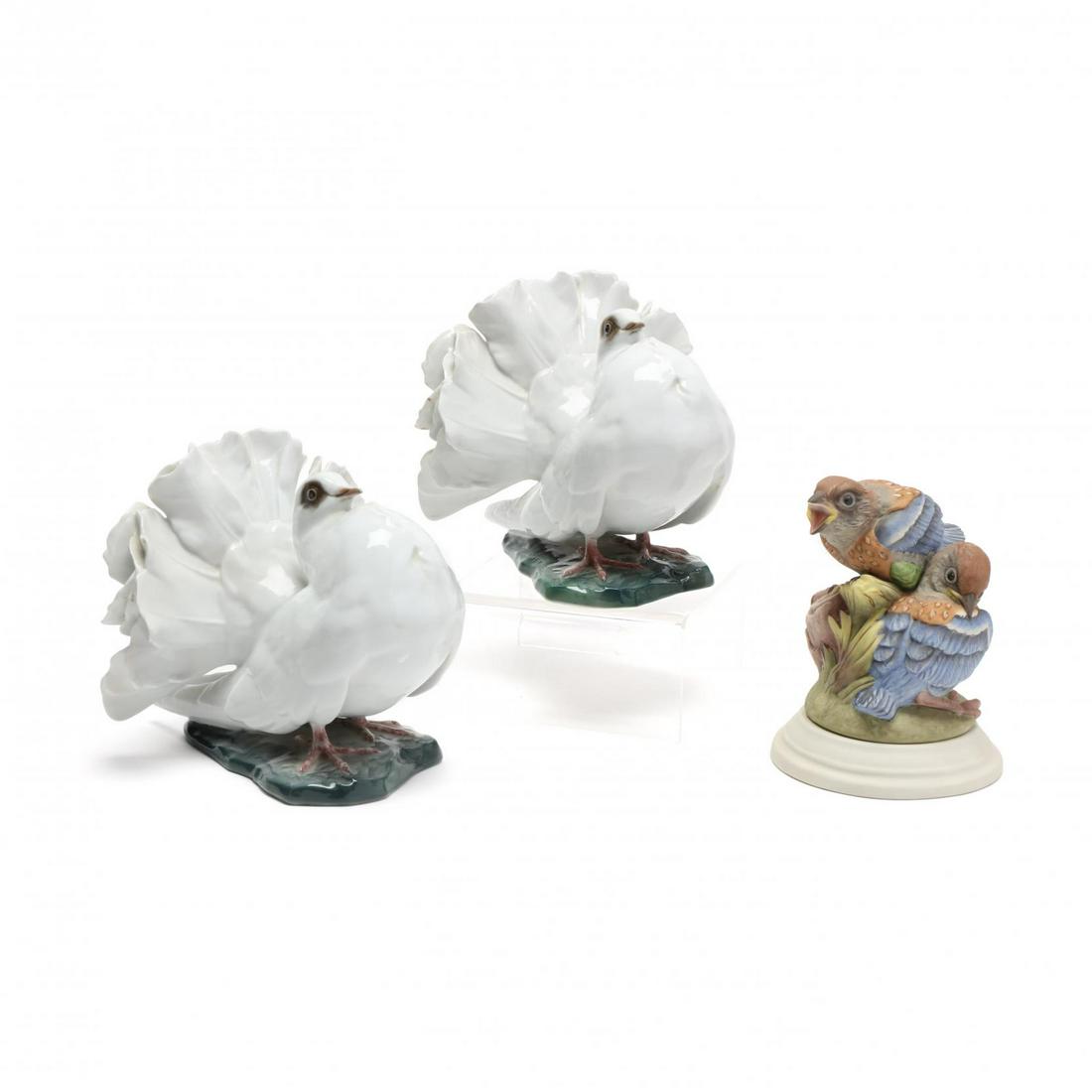 Three Figures of Birds, Rosenthal and Boehm: Three Figures of Birds, Rosenthal and Boehm to include a pair of doves by Fritz Heidenreich for Rosenthal; and a porcelain figure of fledgling Western Bluebirds by Boehm, marked to underside. Fledglin