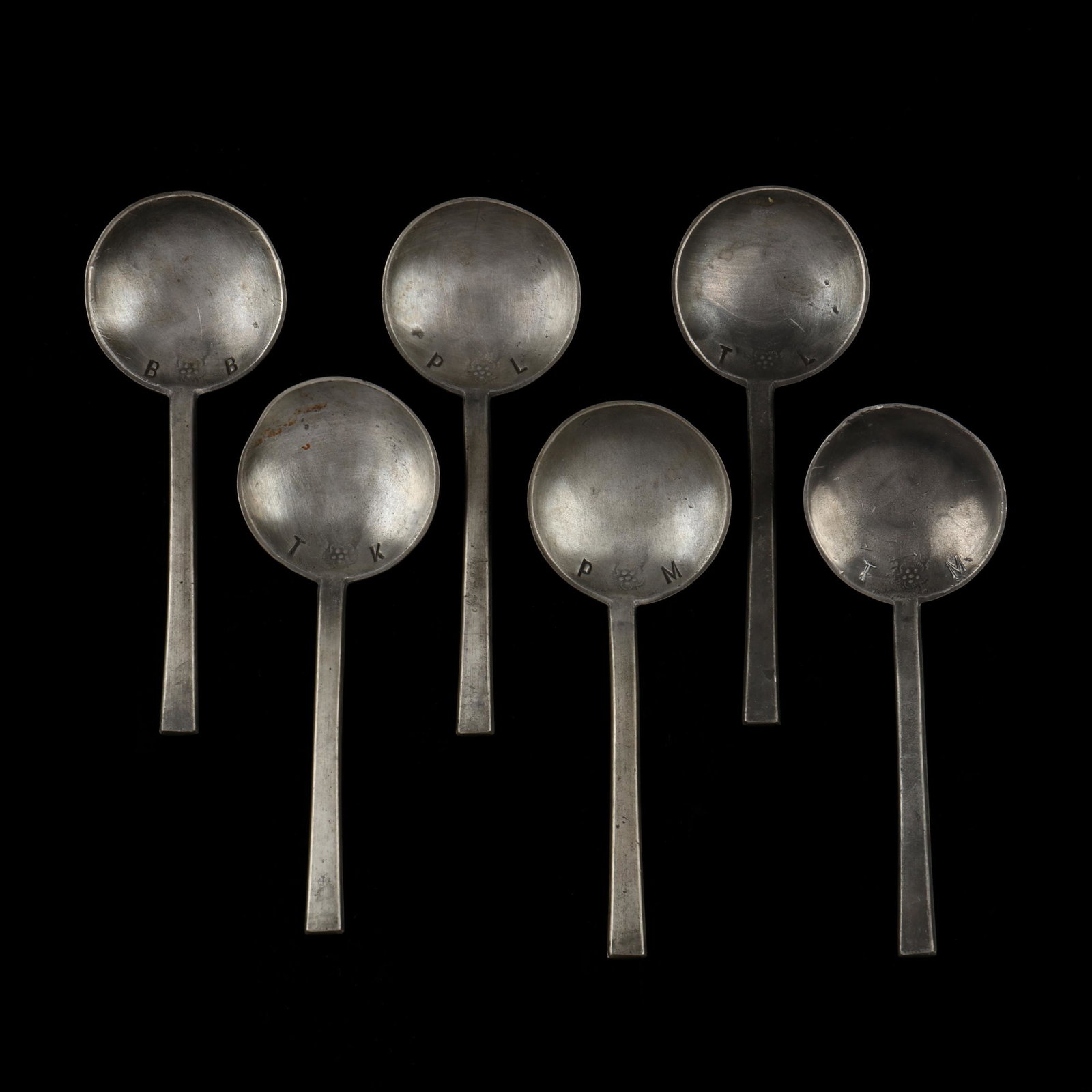 Set of Six English Pewter Spoons: Set of Six English Pewter Spoons early 20th century in the 17th century style with Tudor rose and various initials to bowls. 6.75 in. Additional high-resolution photos are available at LelandLittle.co