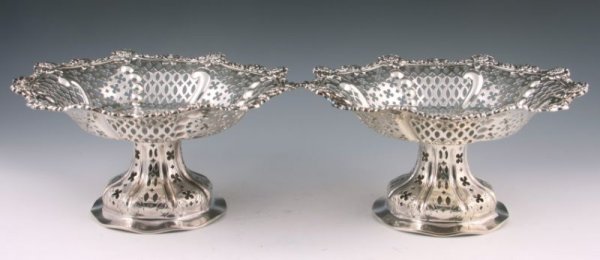 Pair of Victorian English Silverplate Tazzas,