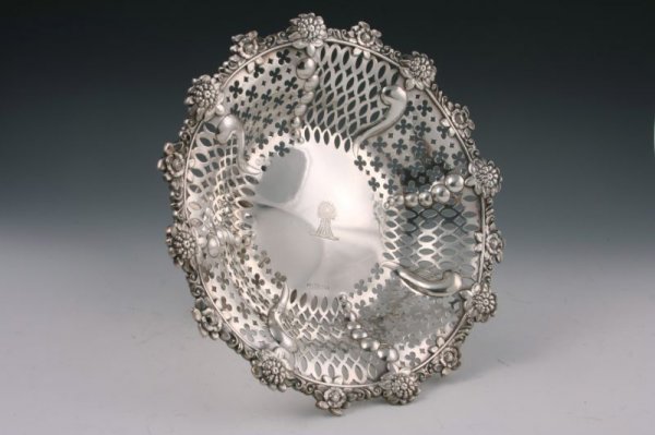 Pair of Victorian English Silverplate Tazzas, - 2