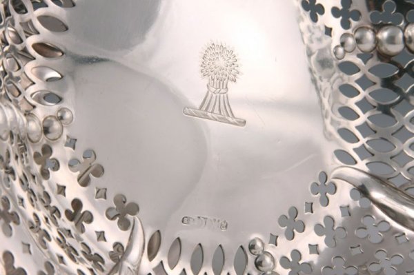 Pair of Victorian English Silverplate Tazzas, - 3