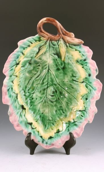 Pair of Etruscan Majolica Leaf Dishes, 19th c., - 2