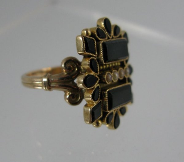 Gold & Onyx Ring and Locket, - 4