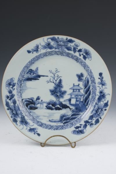 Pair of Chinese Export Porcelain Cabinet Plates, - 2