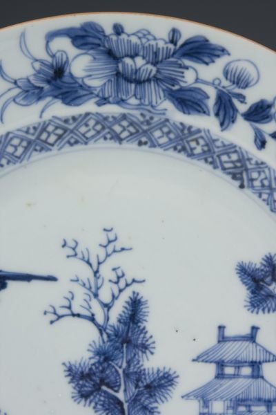 Pair of Chinese Export Porcelain Cabinet Plates, - 3