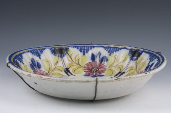 Spanish Tin Glazed Earthenware Bowl, 19th c., - 3