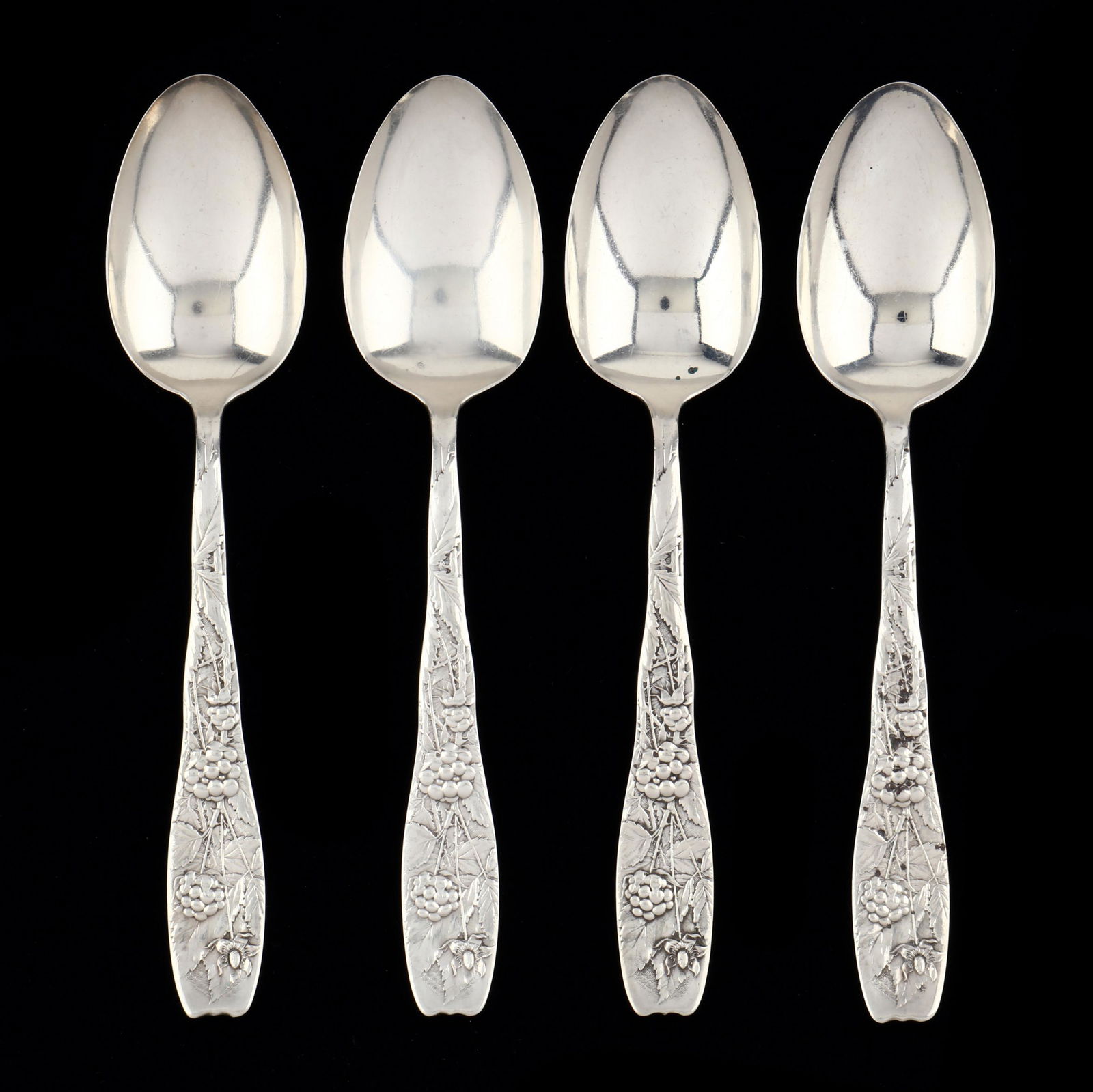 Four Whiting  Dewberry  Sterling Silver Tablespoons (1 of 4)