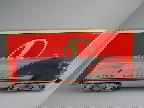 Lionel 18128 Santa Fe 2343 F-3 A Unit: Lionel 18128 Santa Fe 2343 F-3 A Unit Trainmaster OB