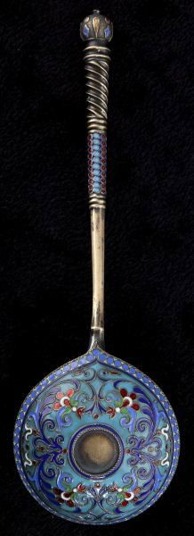 Russian Silver & Cloisonne Spoon, circa 1888: Russian Silver & Cloisonne Spoon, circa 1888 bearing Gavril Grachev's maker's mark (active in St. Petersburg, circa 1866 - 1890), the large circular bowl is gilt washed with cloisonne decoration in bl