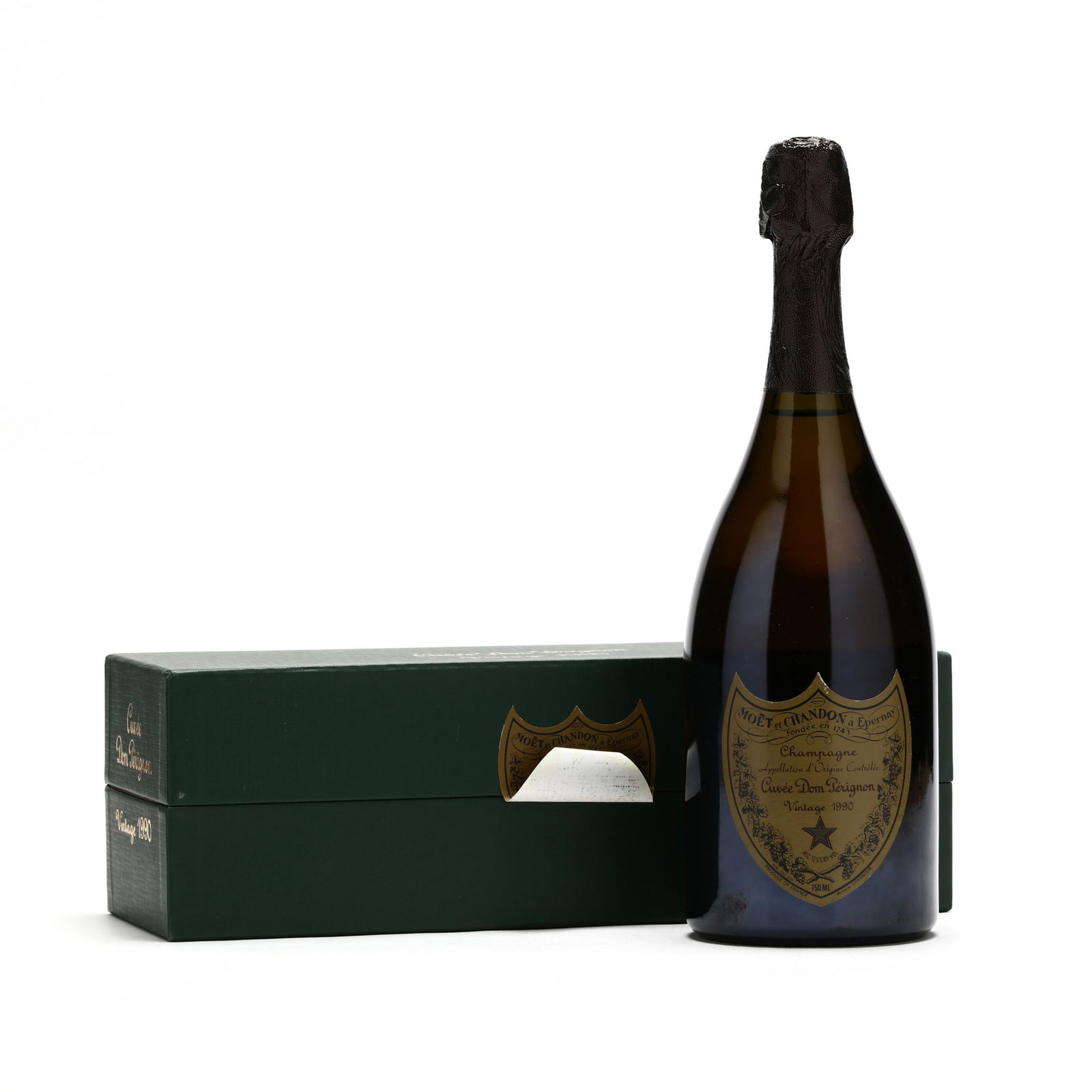 Moet et Chandon Champagne - Vintage 1990: Moet et Chandon Champagne - Vintage 1990Vintage 1990, Moet et Chandon, Dom Perignon, fill level 1cm below bottom of foil, ocb (1 750 ml) Wine Terms Index