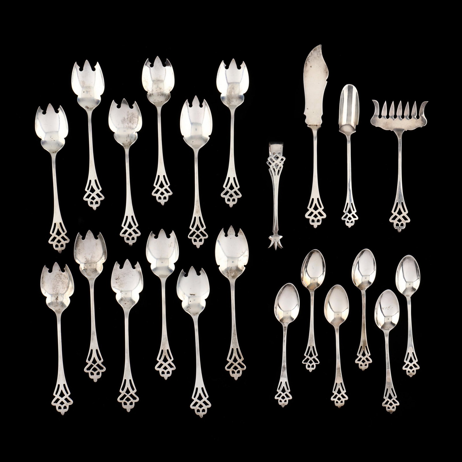 A Grouping of Antique Lunt  Pynchon  Sterling Silver (1 of 5)