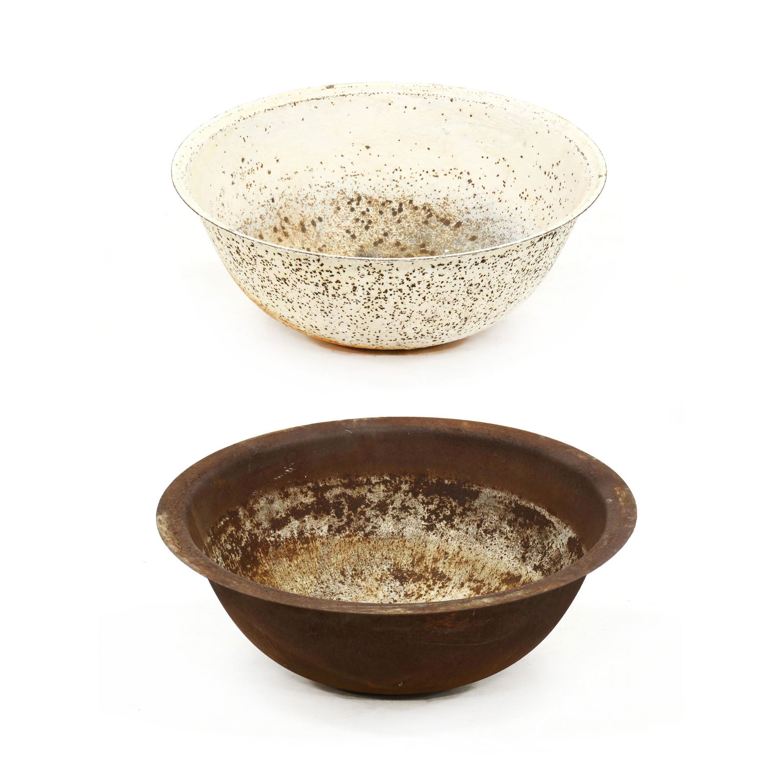 Two Large Antique Cast Iron Syrup Kettles (0162) on Feb 10, 2022