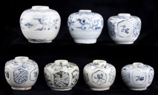 (35) Vietnamese Hoi An Hoard Jarlets: (35) Vietnamese Hoi An Hoard Jarlets 15th century, blue and white porcelain, all-over floral decoration. 2 - 2.75 in. high In 1999 an immense trove of early Vietnamese export porcelain was recovered f