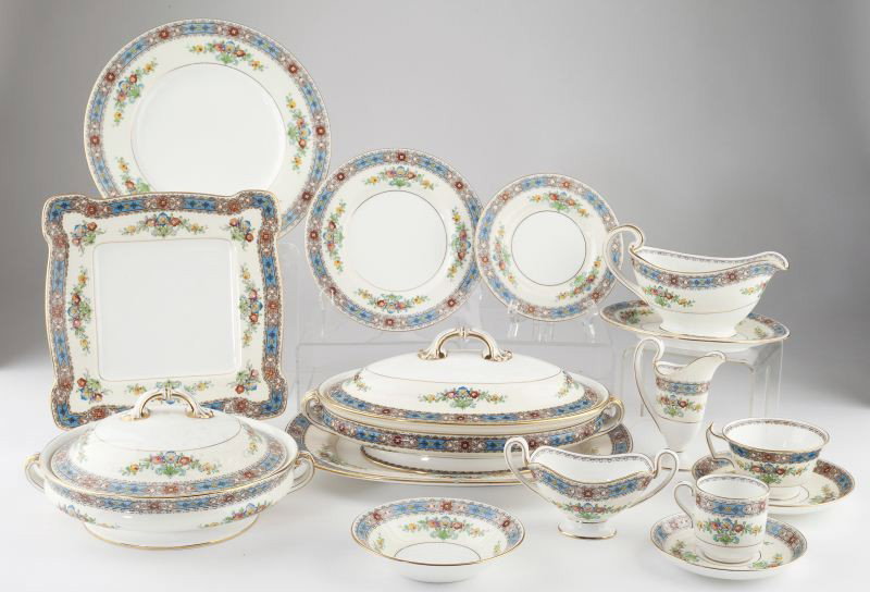 Minton "Luxor" China Dinner Service, circa 1925: Minton "Luxor" China Dinner Service, circa 1925 (73) pieces, service for nine, including: (9) dinner plates; (9) salad plates; (9) bread plates; (9) fruit bowls; (8) demitasse cups & (8) saucers; (5) 