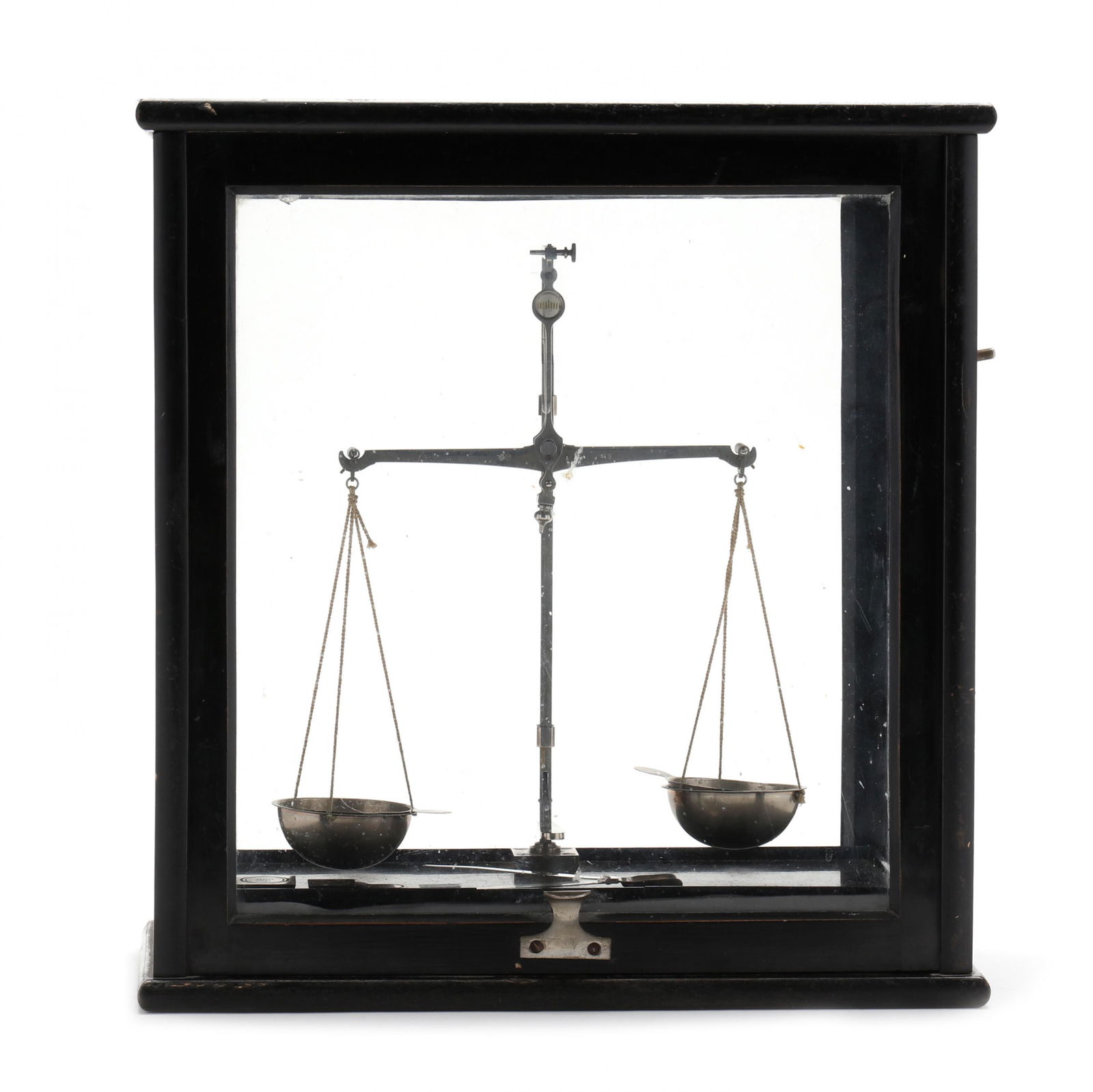 A Cased Gemologist 50G Balance Scale (1 of 8)