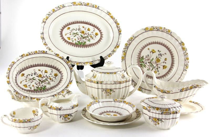 Copeland-Spode "Buttercup" China Service: Copeland-Spode "Buttercup" China Service(103) pieces, including: (20) dinner plates, (8) salad plates, (20) bread plates, (8) coupe bowls, (20) cups and saucers, oval serving platter, oval vegetable b