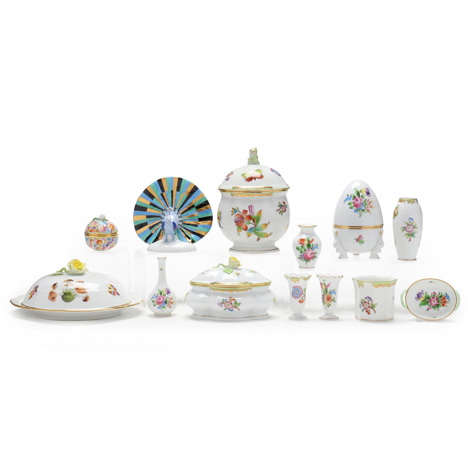 An Assortment of Thirteen Herend Porcelain Accessories (1 of 9)