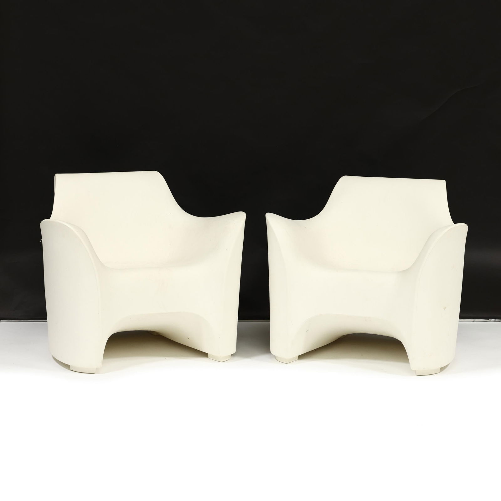 Tokujin Yoshioka (Japan, born 1967), Pair of  Tokyo Pop  Armchairs (1 of 5)