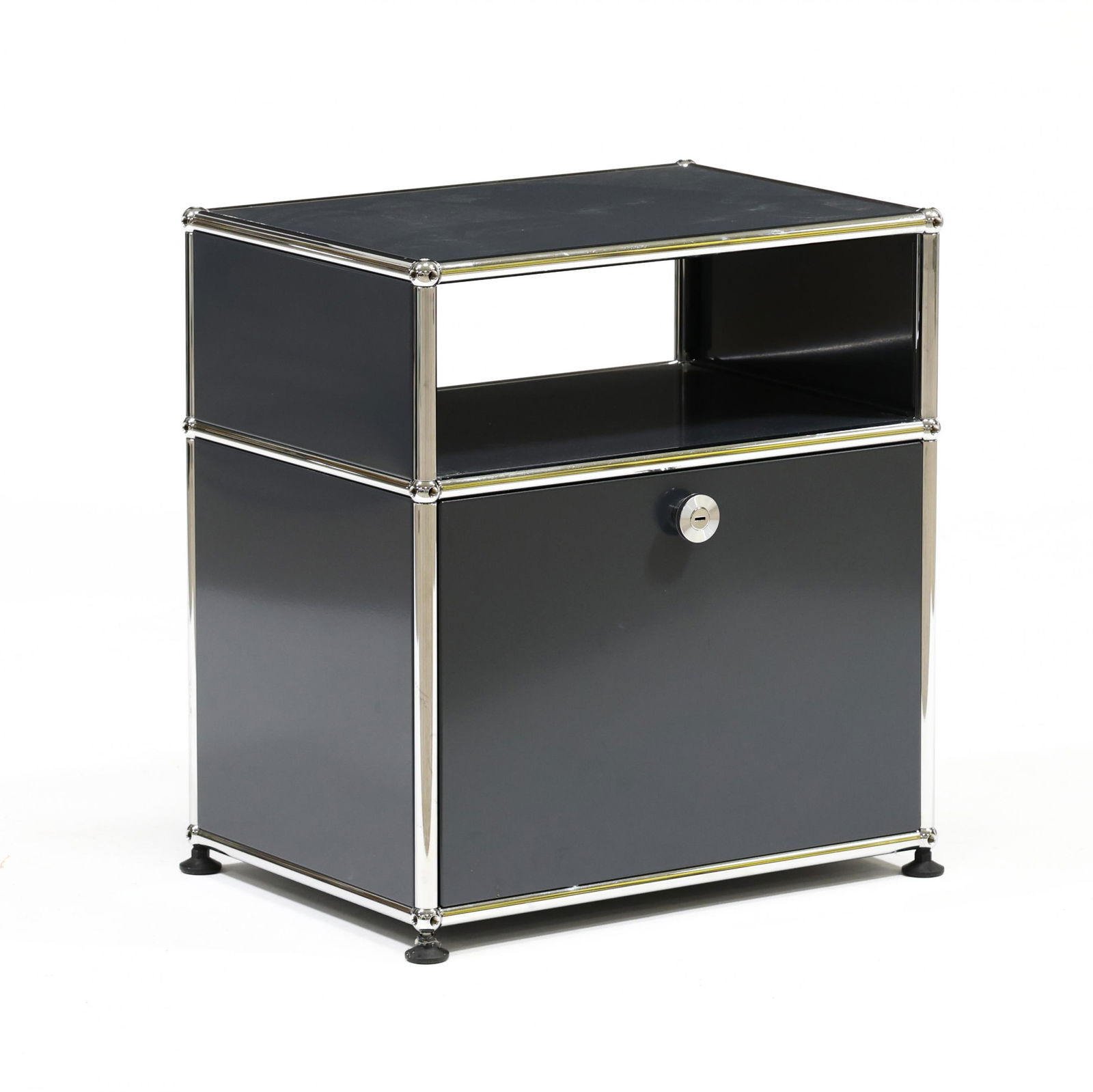 USM Haller, Side Cabinet (1 of 4)