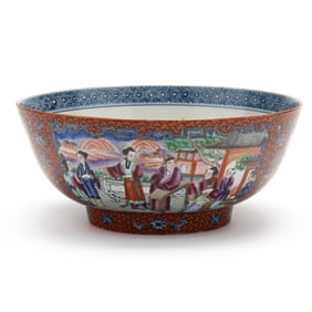 A Chinese Export Porcelain Rose Mandarin Center Bowl