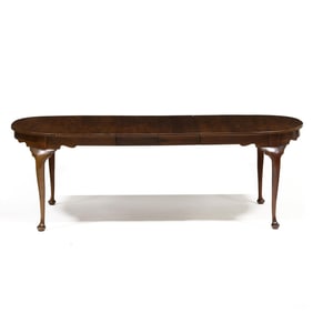 Henkel Harris, Queen Anne Style Mahogany Dining Table