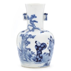 A Chinese Blue and White Mallet Vase