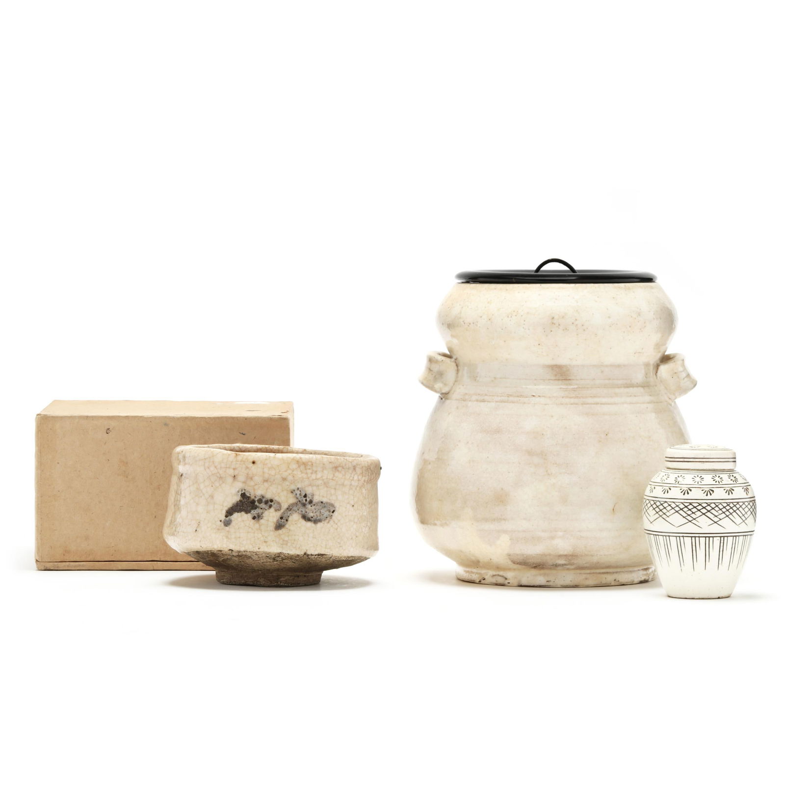 A Japanese Group of Tea Ceremony Ceramics (1 of 10)