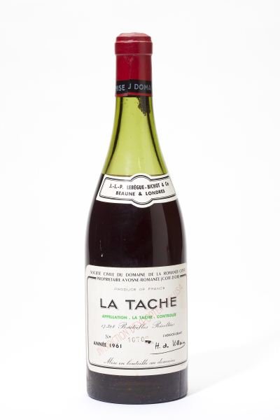 1961 La Tache, Domaine de la Romanee Conti: La Tache 1961 1 bottle Domaine de la Romanee Conti 6.5cm, lbsl
