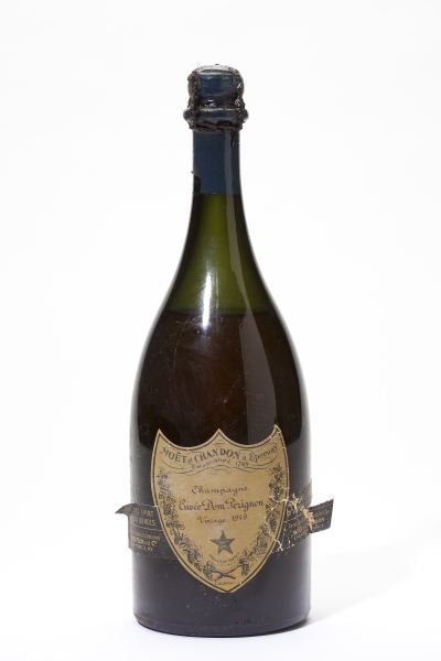 1949 Moet & Chandon, Dom Perignon: Moet & Chandon Champagne19491 bottleDom Perignon6.5cm below bottom of foil, snl, scc