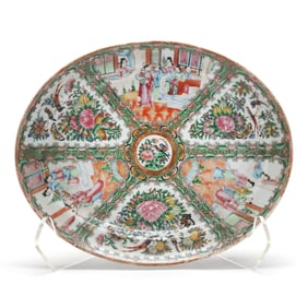 A Chinese Export Porcelain Rose Medallion Platter