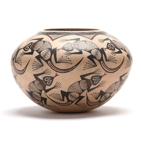 Mata Ortiz Pottery Vessel, signed Roberto Bañuelos