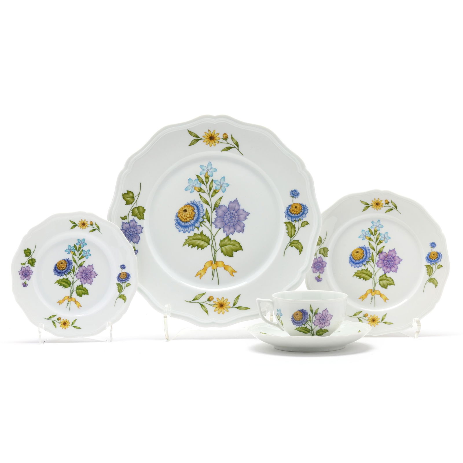 Set of Ceralene Fleurs de Printemps Limoges Porcelain Dinnerware: Set of Ceralene Fleurs de Printemps Limoges Porcelain Dinnerware(46) pieces, France, late 20th century, pattern inspired by faience decor made in late-18th-century Nevers, to include (9) dinner plates