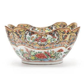 A Chinese Export Porcelain Famille Rose with Butterflies Square Bowl