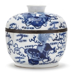 A Chinese Porcelain Bowl with Cover with Blue Foo Lions