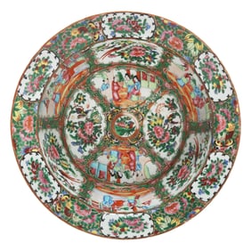 A Very Large Chinese Export Porcelain Rose Medallion Basin
