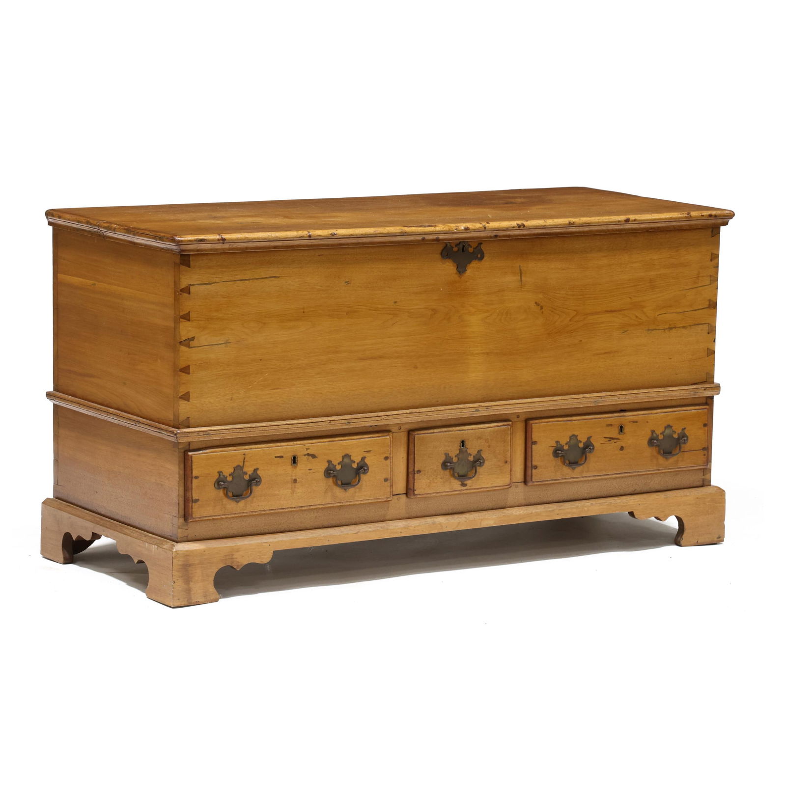 Southern Chippendale Walnut Blanket Chest (1 of 10)