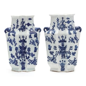 A Pair of Chinese Blue and White Porcelain Vases