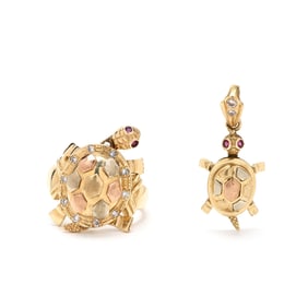 Tri-Color Gold Turtle Motif Ring and Pendant