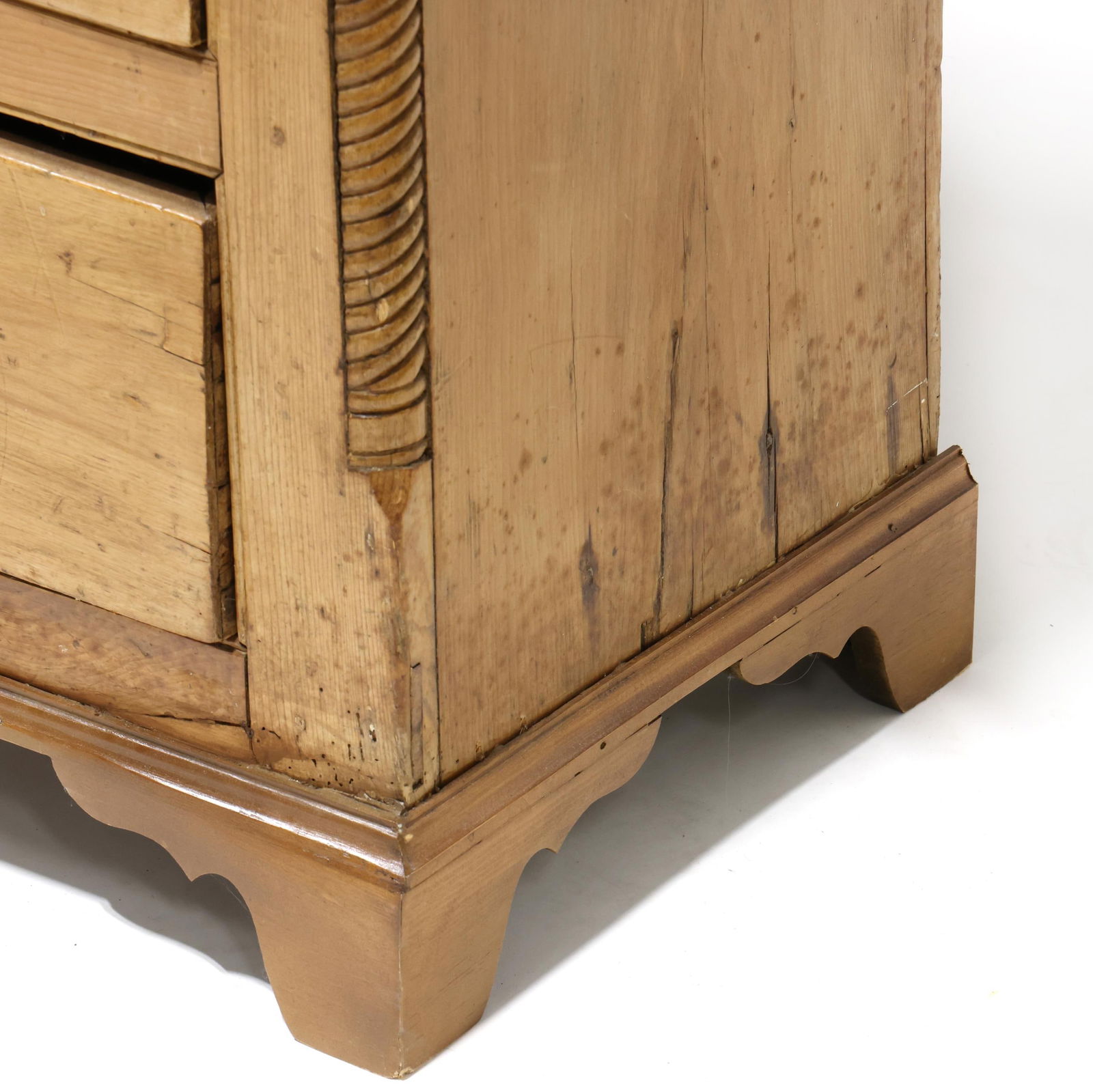 Continental Pine Step Back Cupboard - 8