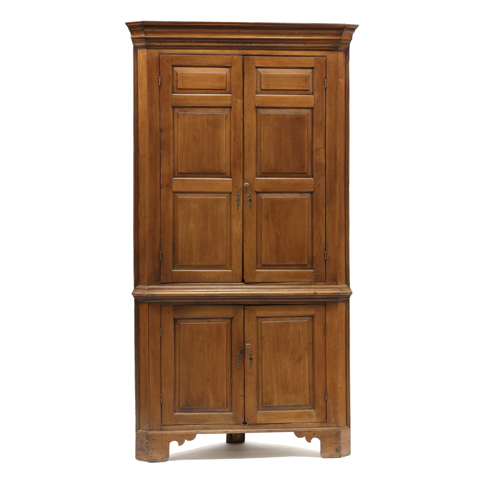 North Carolina Chippendale Walnut Corner Cupboard (1 of 15)