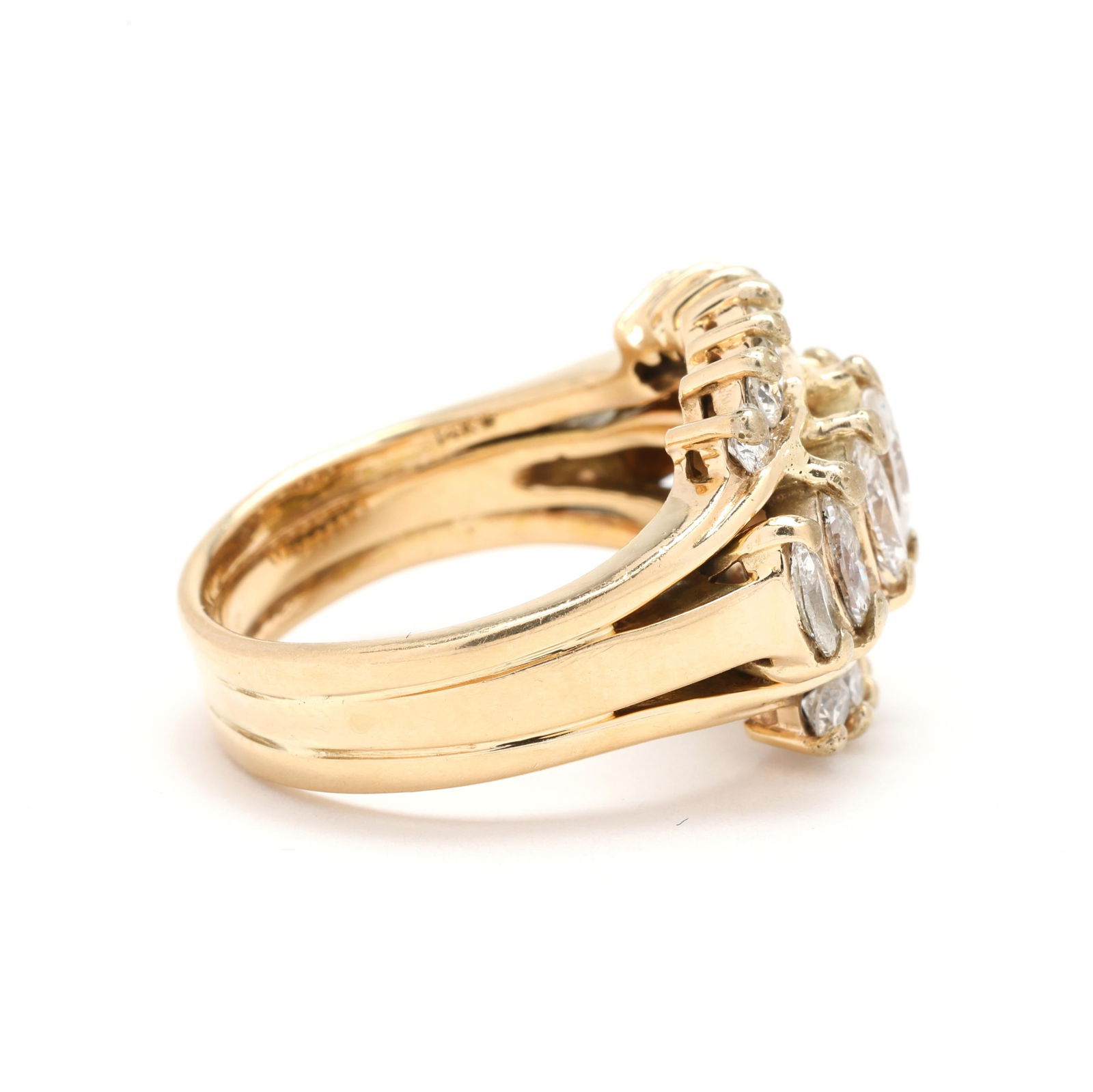 Gold and Diamond Ring - 3