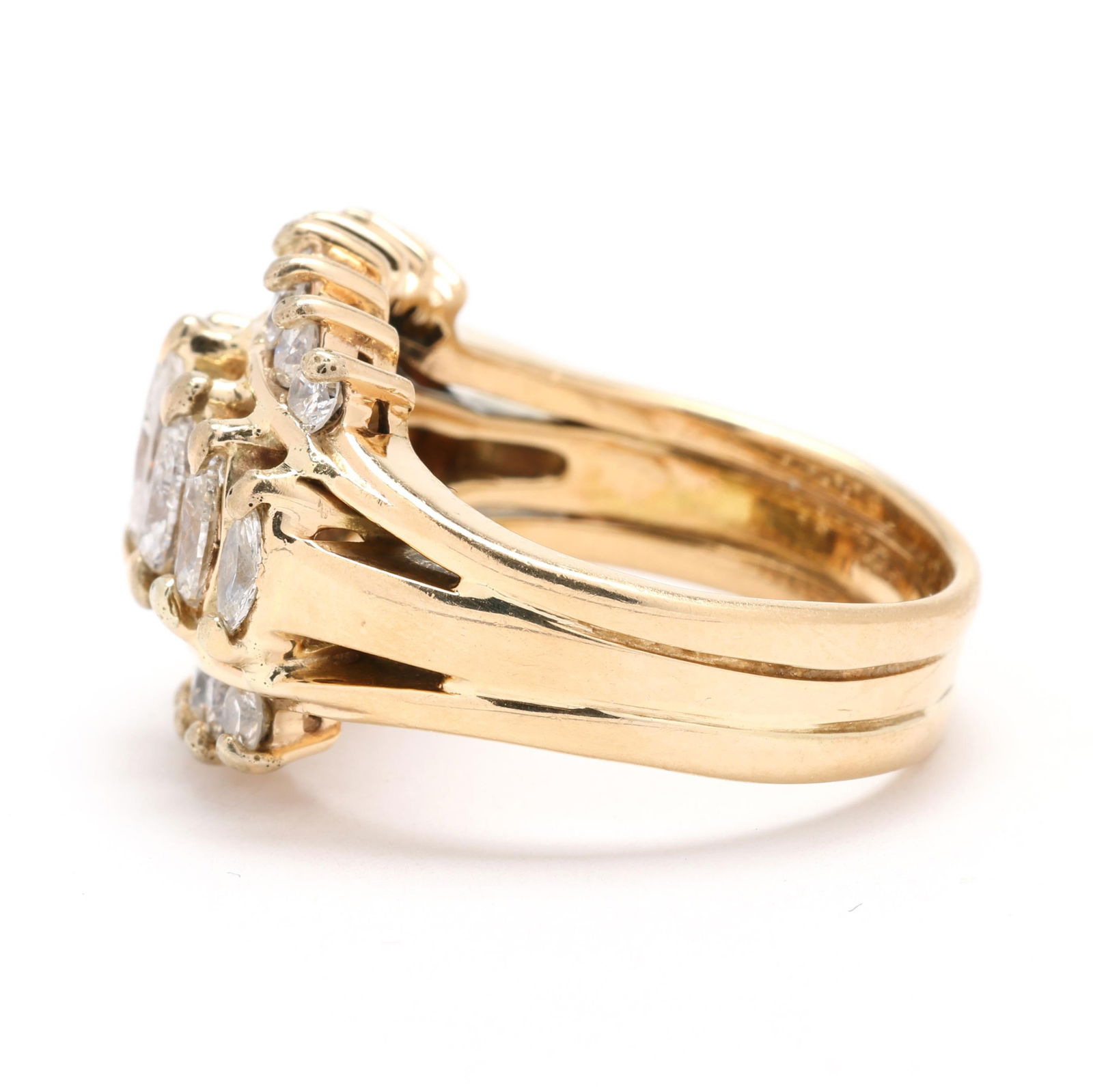 Gold and Diamond Ring - 5