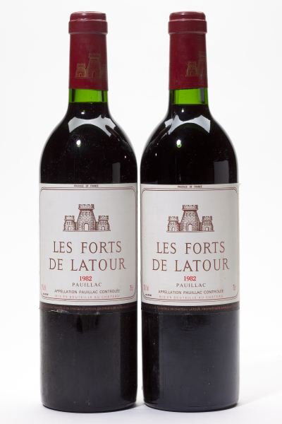 Les Forts de Latour: Les Forts de Latour(94pts RP)19822 bottlesPauillac2bn Provenance: Estate of the late Dr. Stewart Penfold Blake of Palo Alto, CA and Charlotte, NC