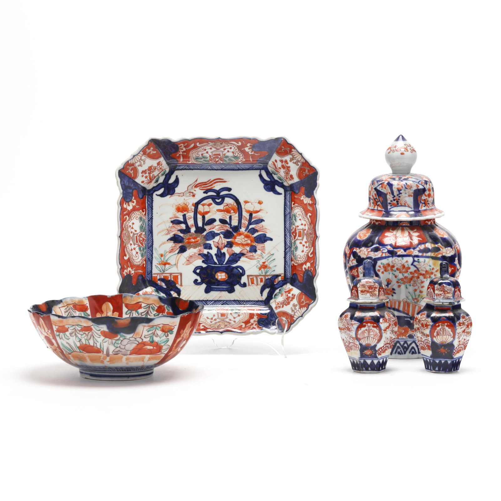 A Group of Five Japanese Imari Porcelain Tableware (1 of 12)