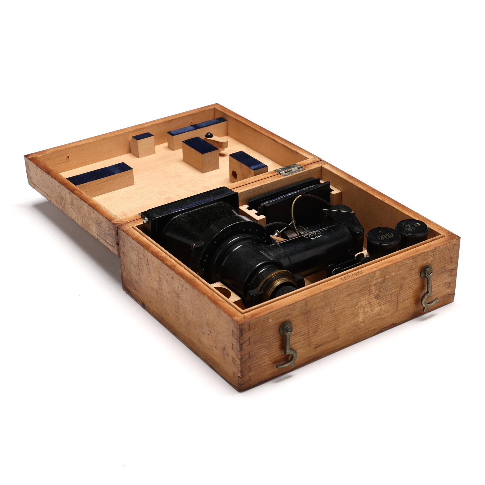 Carl Zeiss Photo-Micrographic Microscope in Box (1 of 15)