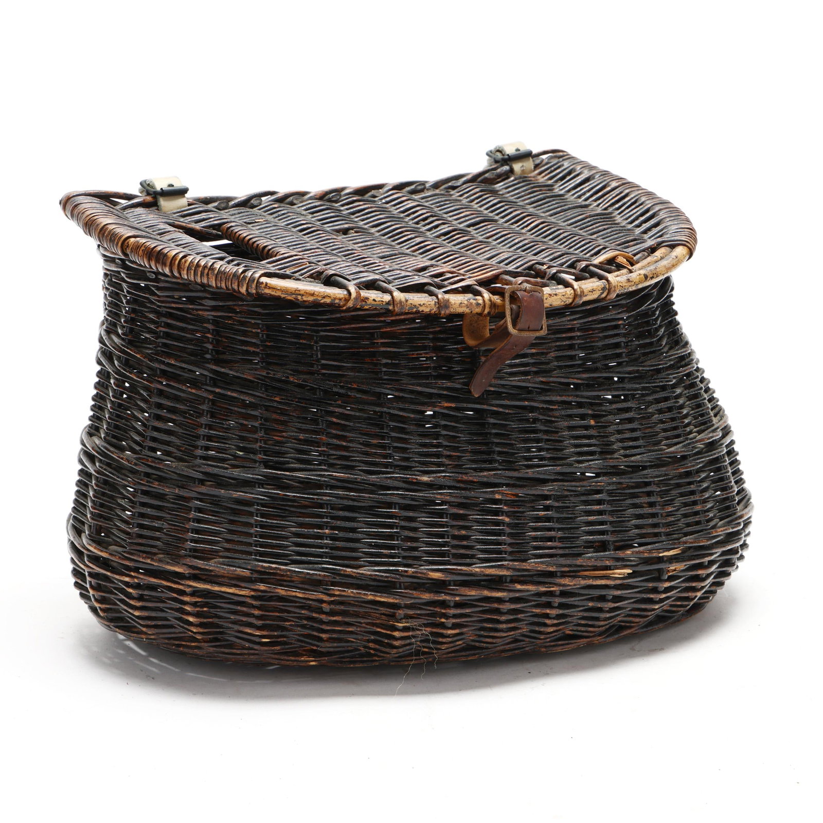 Early Wicker Fishing Creel (1 of 5)