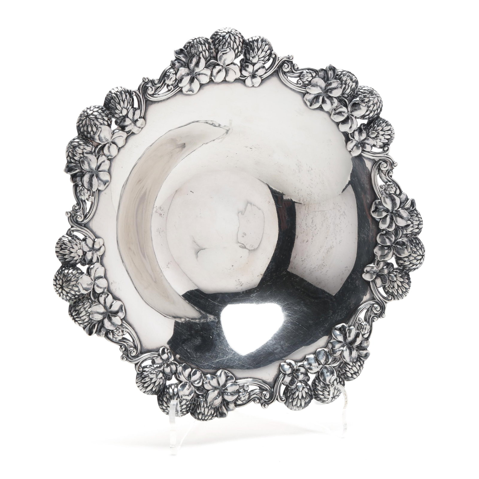 Tiffany & Co. Sterling Silver Bon Bon Bowl with Clover Motif: Tiffany & Co. Sterling Silver Bon Bon Bowl with Clover Motif period mark circa 1902-1907, directorship of Charles T. Cook, pattern number 1408, with openwork clover decoration to the rim, not monogram