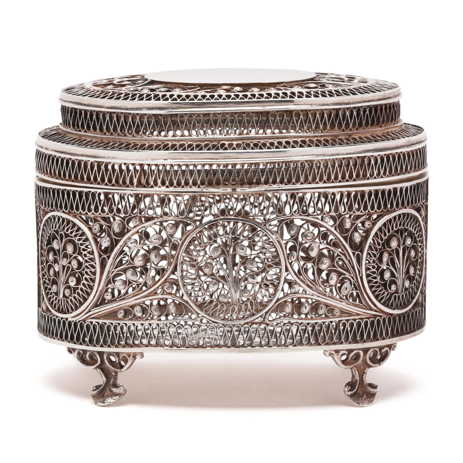 Russian Silver Filigree Tea Caddy, Mark of Izaak (Israel) Perlman: Russian Silver Filigree Tea Caddy, Mark of Izaak (Israel) Perlman circa 1890-1915, with a "84" Zolotnik mark, also stamped "Sterling", pattern number 822, featuring scrolled foliate filigree work to t