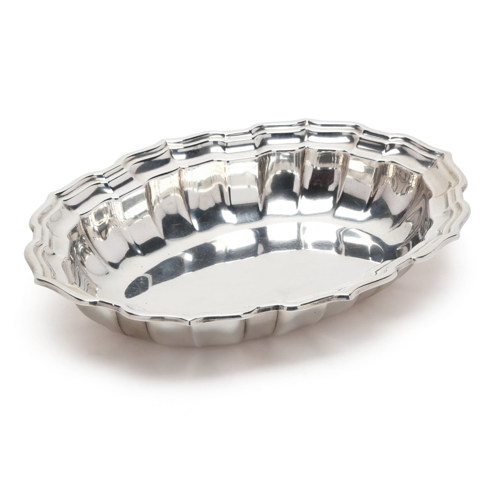 Frank Smith Chippendale Sterling Silver Vegetable Bowl: Frank Smith Chippendale Sterling Silver Vegetable Bowl pattern number 198, not monogrammed. 7 1/2 x 10 in. 10.45 troy oz. Additional high-resolution photos are available at www.lelandlittle.com