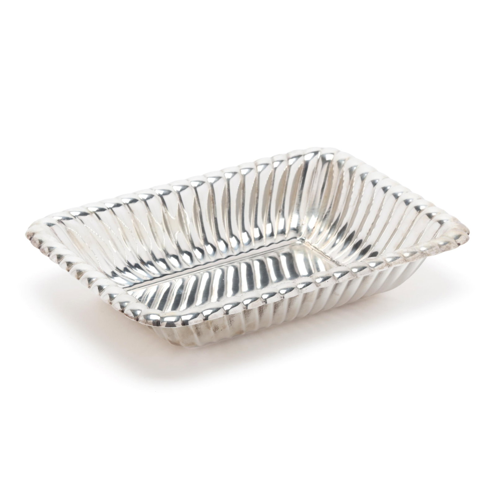 Reed & Barton Sterling Silver Vegetable Bowl: Reed & Barton Sterling Silver Vegetable Bowl pattern number X303F, with a wavy flange, not monogrammed. 6 1/2 x 9 in. 10.45 troy oz. Additional high-resolution photos are available at www.lelandlittle